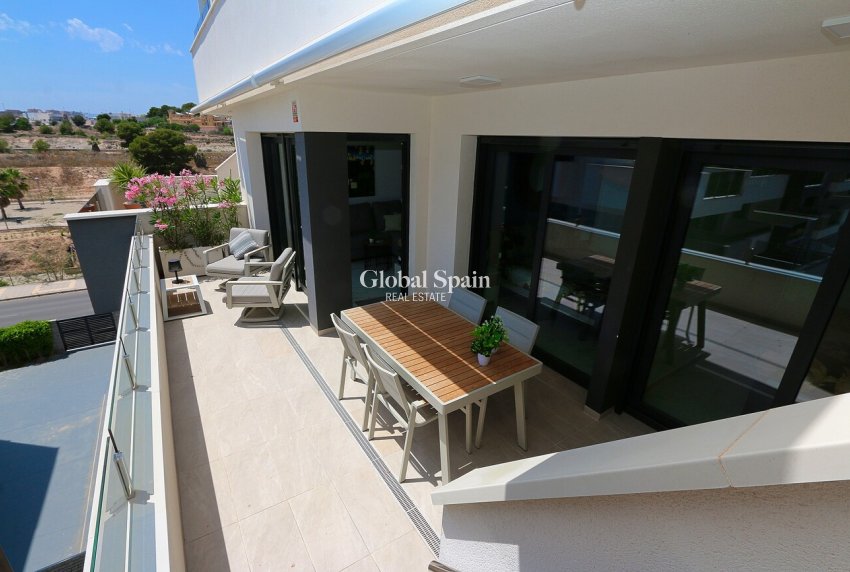 Resale - PENTHOUSE -
LOS BALCONES - LOS ALTOS - Costa Blanca