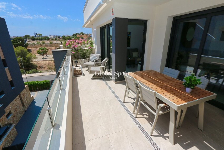 Resale - PENTHOUSE -
LOS BALCONES - LOS ALTOS - Costa Blanca