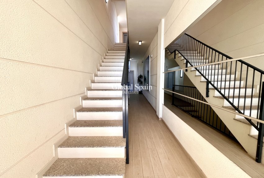 Resale - PENTHOUSE -
LOS DOLSES - Inland