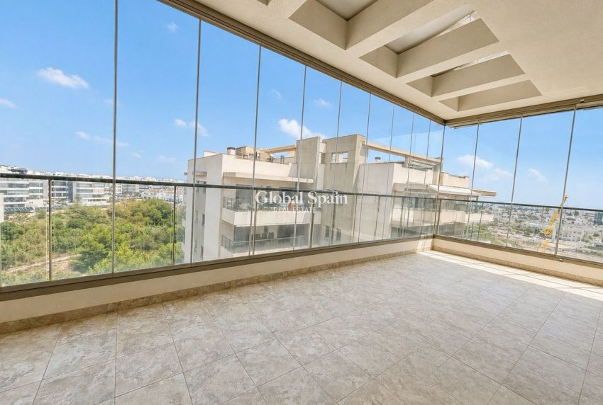 Resale - PENTHOUSE -
LOS DOLSES - Inland