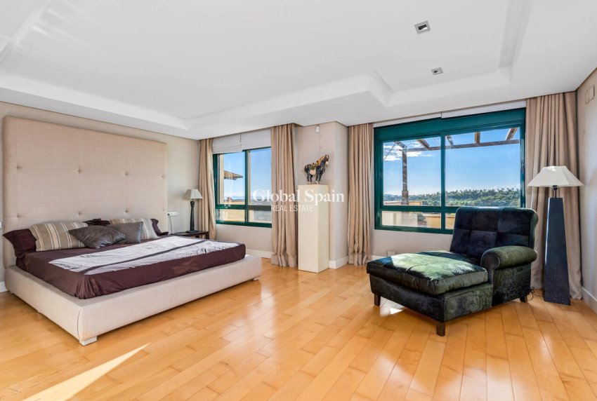 Resale - PENTHOUSE -
ORIHUELA COSTA - CAMPOAMOR