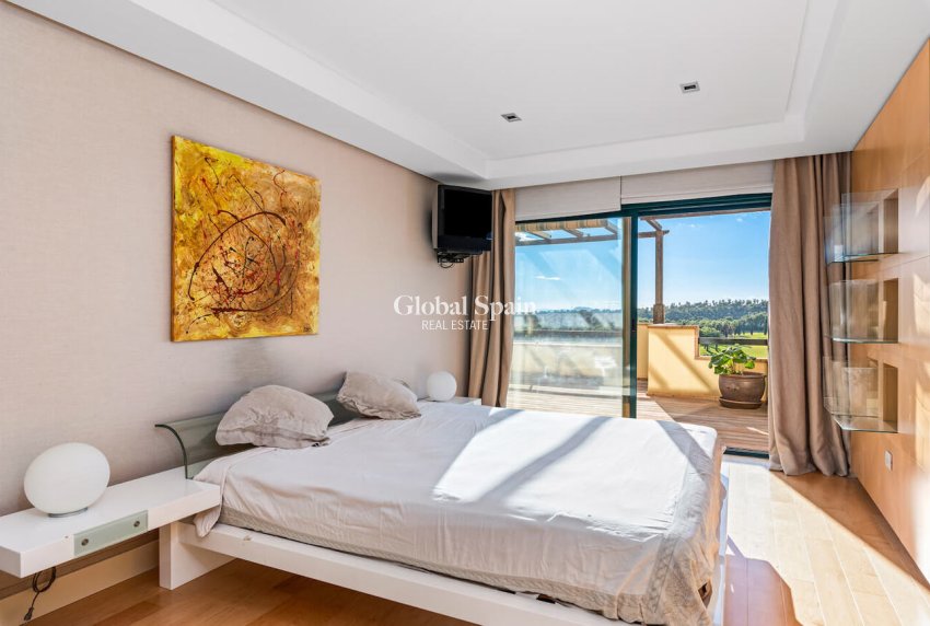 Resale - PENTHOUSE -
ORIHUELA COSTA - CAMPOAMOR