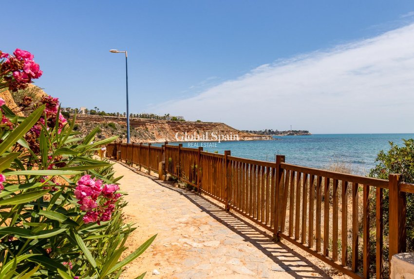 Resale - PENTHOUSE -
ORIHUELA COSTA - Costa Blanca