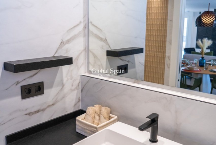 Resale - PENTHOUSE -
ORIHUELA COSTA - La Zenia