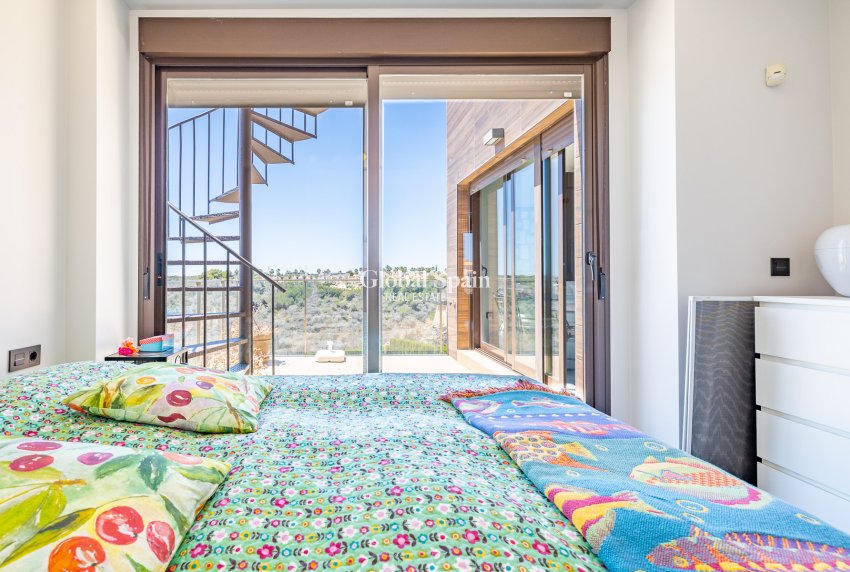 Resale - PENTHOUSE -
ORIHUELA COSTA - Las Ramblas Golf