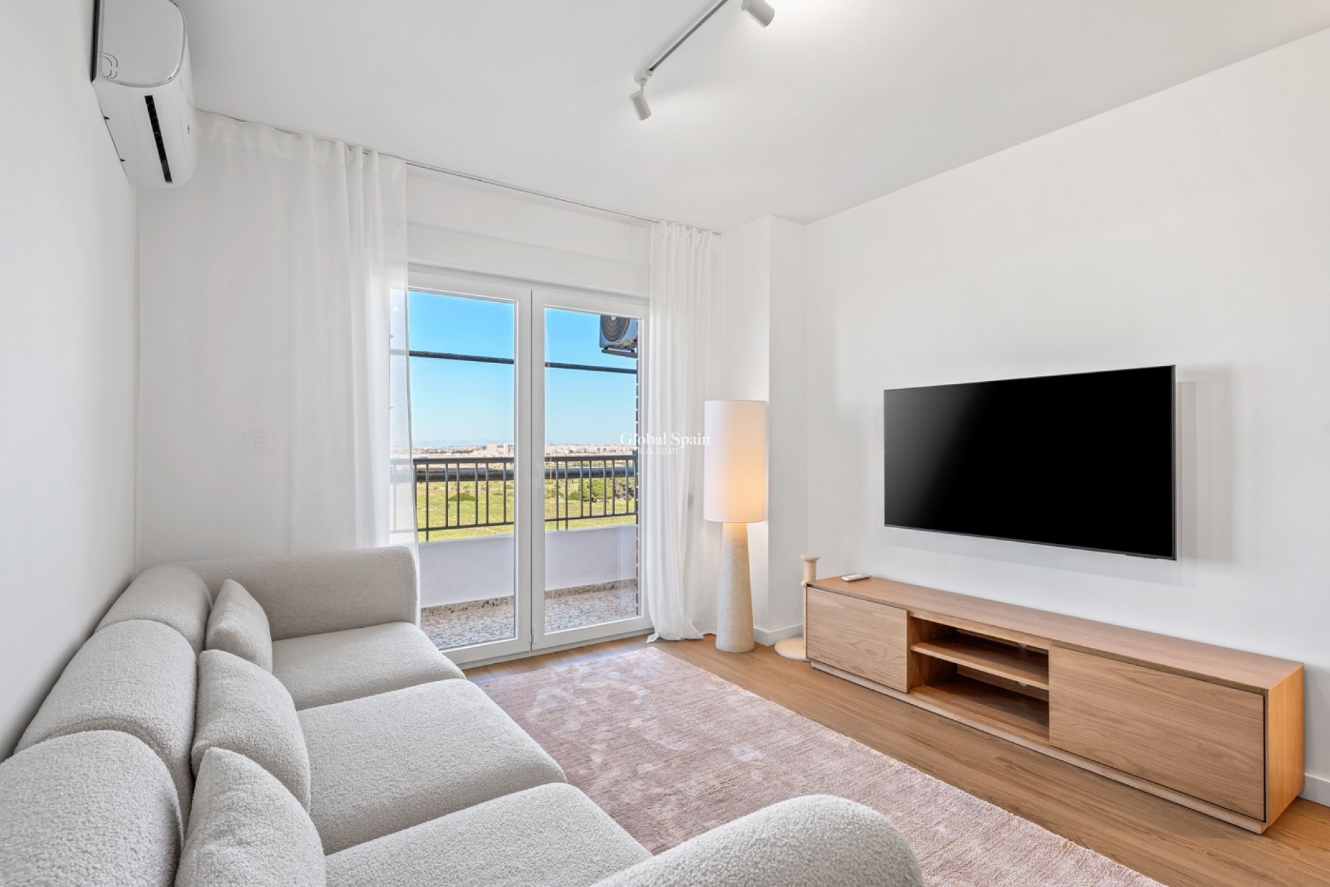 Resale - PENTHOUSE -
ORIHUELA COSTA - Punta Prima