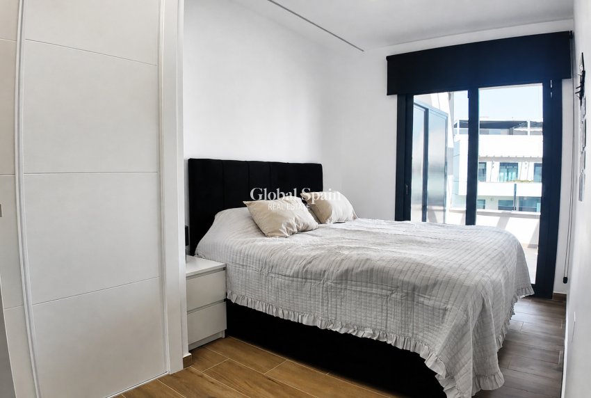 Resale - PENTHOUSE -
ORIHUELA COSTA - VILLAMARTÍN