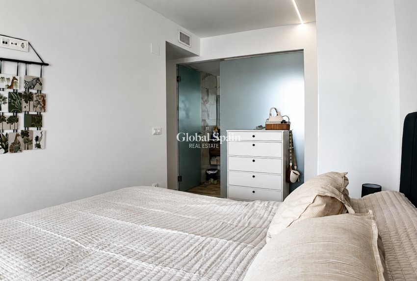 Resale - PENTHOUSE -
ORIHUELA COSTA - VILLAMARTÍN
