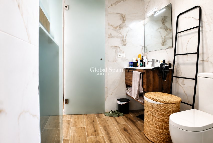 Resale - PENTHOUSE -
ORIHUELA COSTA - VILLAMARTÍN