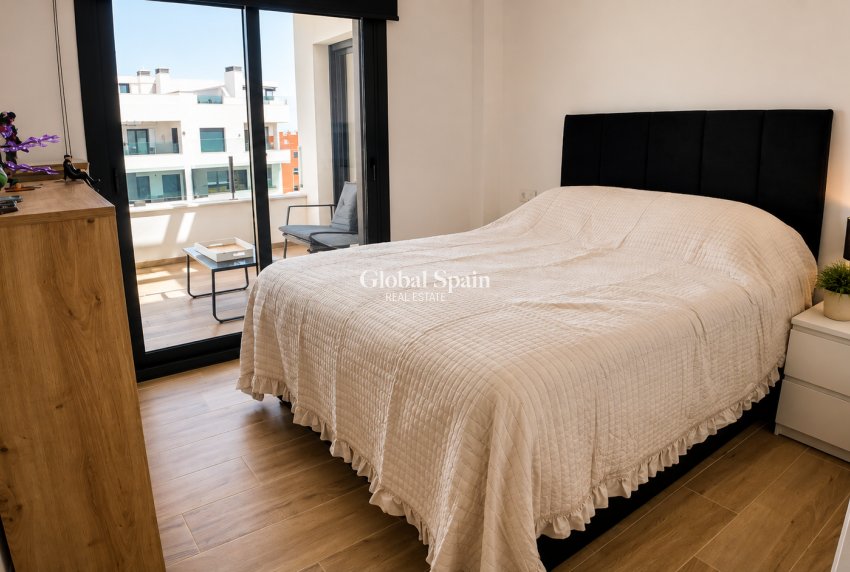 Resale - PENTHOUSE -
ORIHUELA COSTA - VILLAMARTÍN