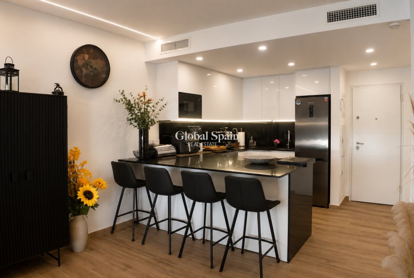 Resale - PENTHOUSE -
ORIHUELA COSTA - VILLAMARTÍN