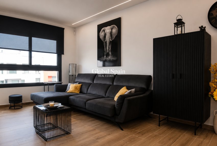 Resale - PENTHOUSE -
ORIHUELA COSTA - VILLAMARTÍN