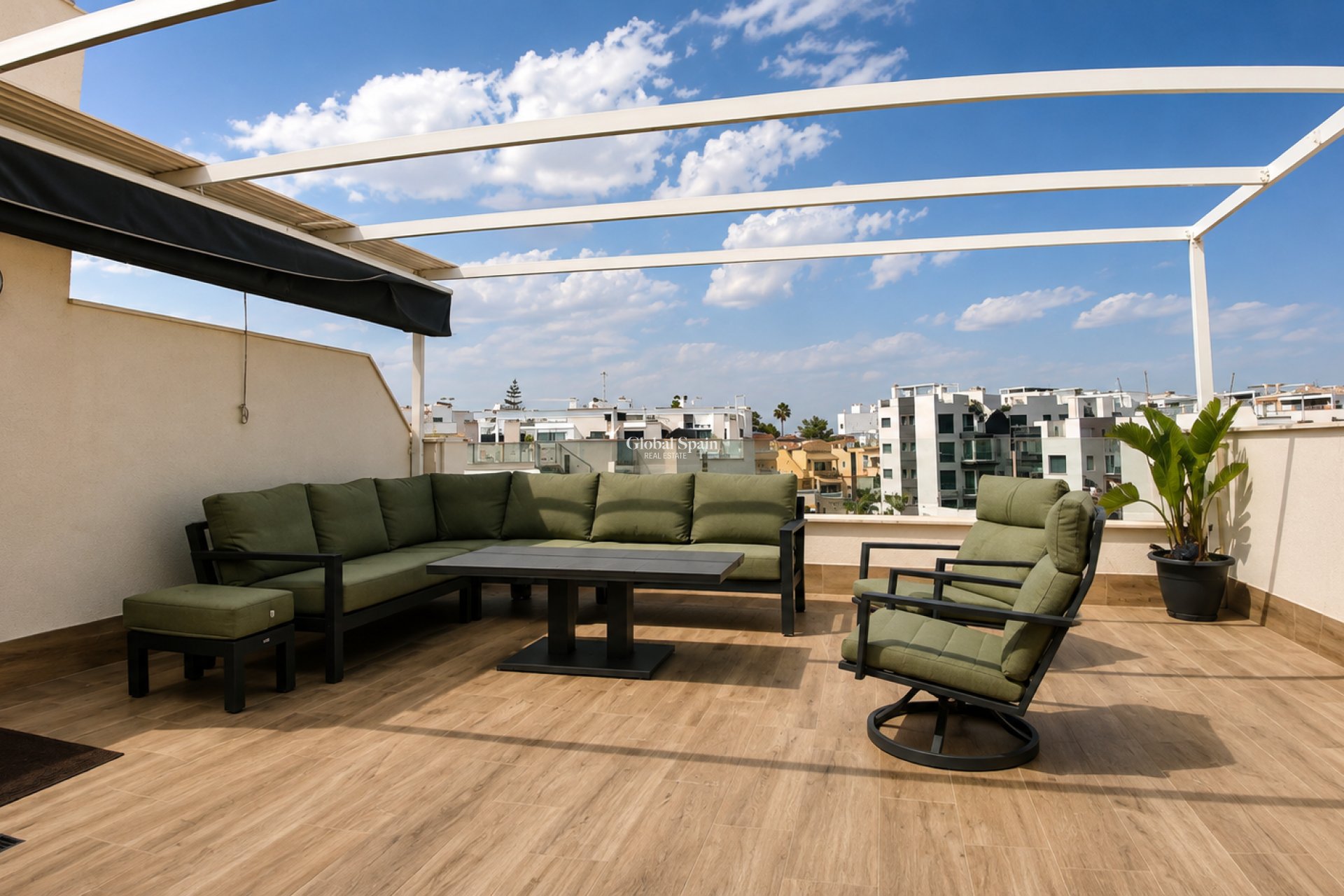 Resale - PENTHOUSE -
ORIHUELA COSTA - VILLAMARTÍN