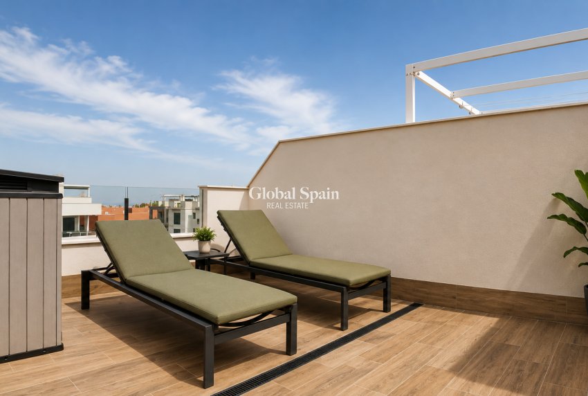 Resale - PENTHOUSE -
ORIHUELA COSTA - VILLAMARTÍN