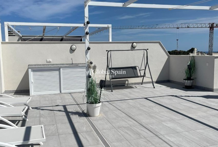 Resale - PENTHOUSE -
ORIHUELA COSTA - VILLAMARTÍN