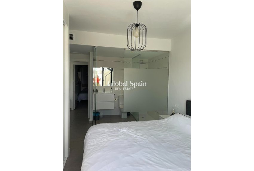 Resale - Penthouse -
ORIHUELA COSTA - VILLAMARTÍN