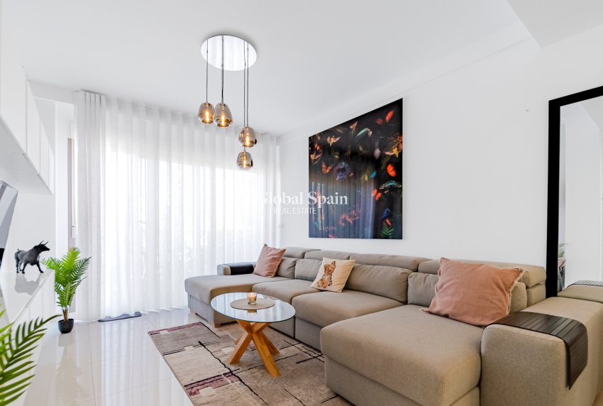 Resale - Penthouse -
PILAR DE LA HORADADA - MIL PALMERAS 