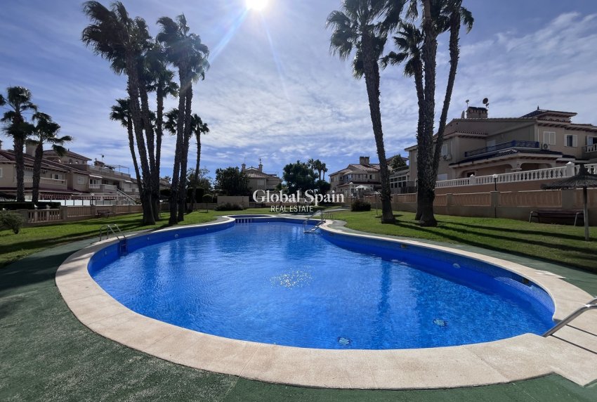 Resale - PENTHOUSE -
PLAYA FLAMENCA - Costa Blanca