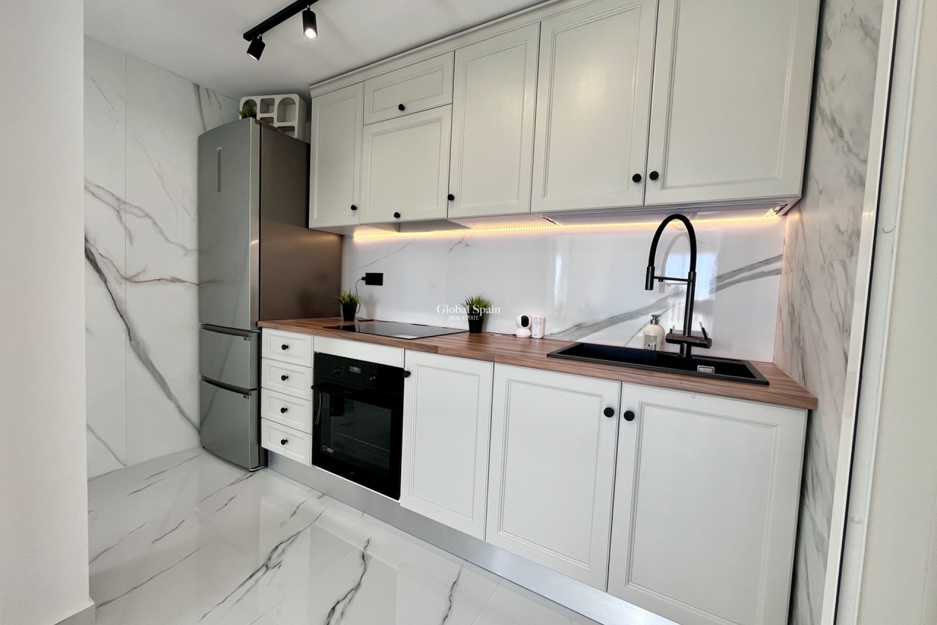 Resale - PENTHOUSE -
PLAYA FLAMENCA - Costa Blanca