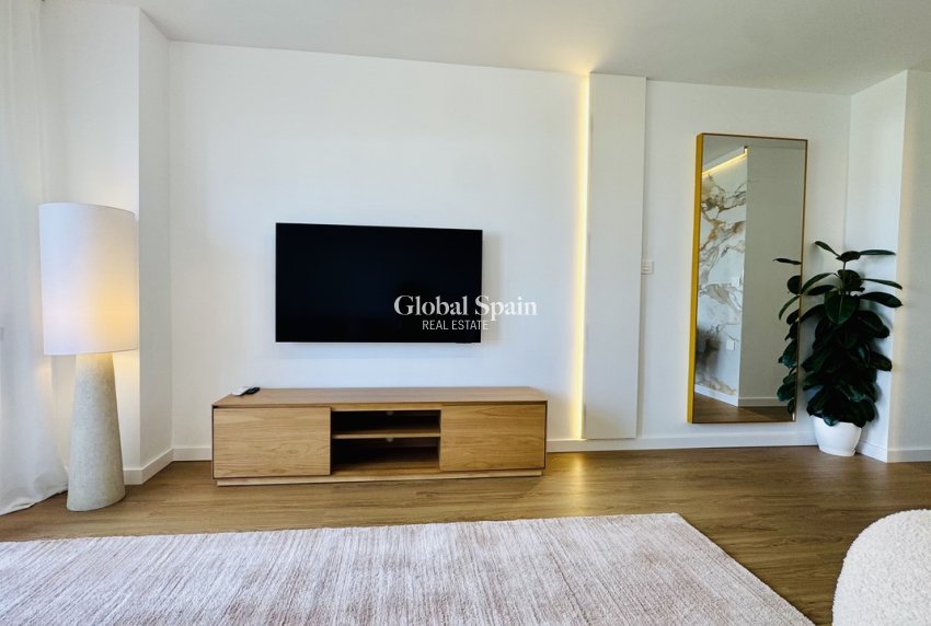 Resale - PENTHOUSE -
PUNTA PRIMA - Costa Blanca