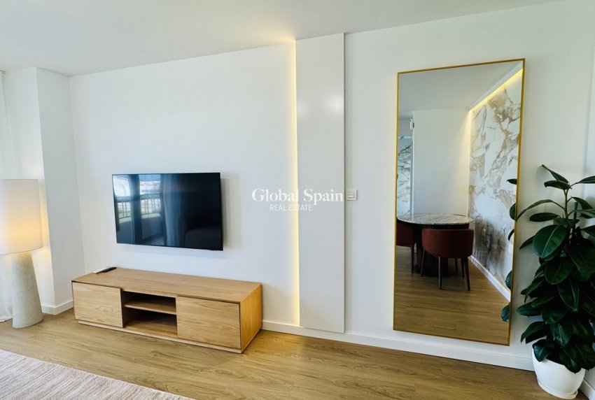 Resale - PENTHOUSE -
PUNTA PRIMA - Costa Blanca