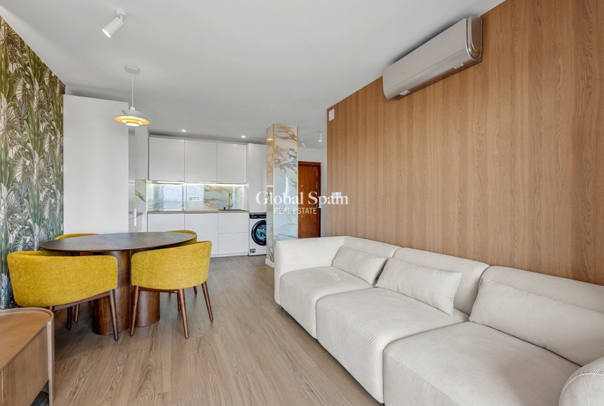 Resale - PENTHOUSE -
PUNTA PRIMA - Costa Blanca