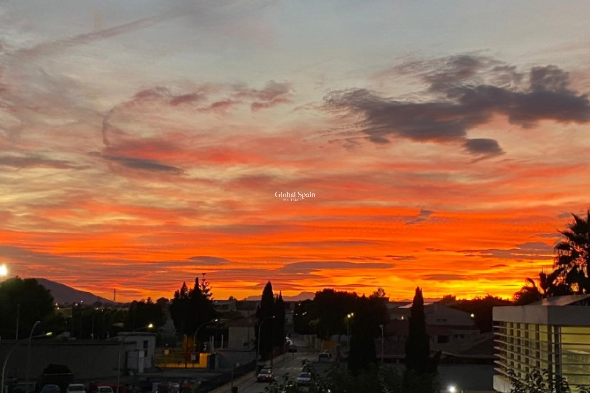 Resale - PENTHOUSE -
RAFAL - Inland