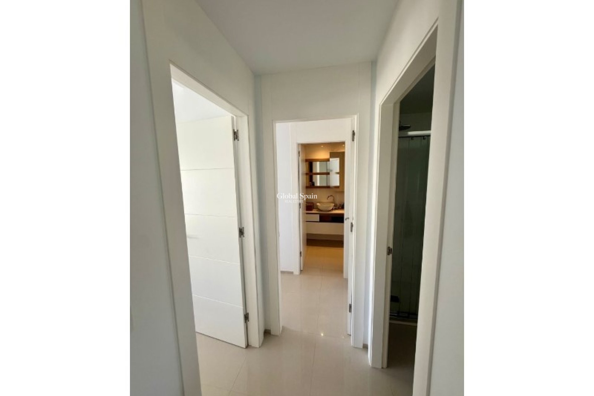 Resale - PENTHOUSE -
ROJALES - Inland