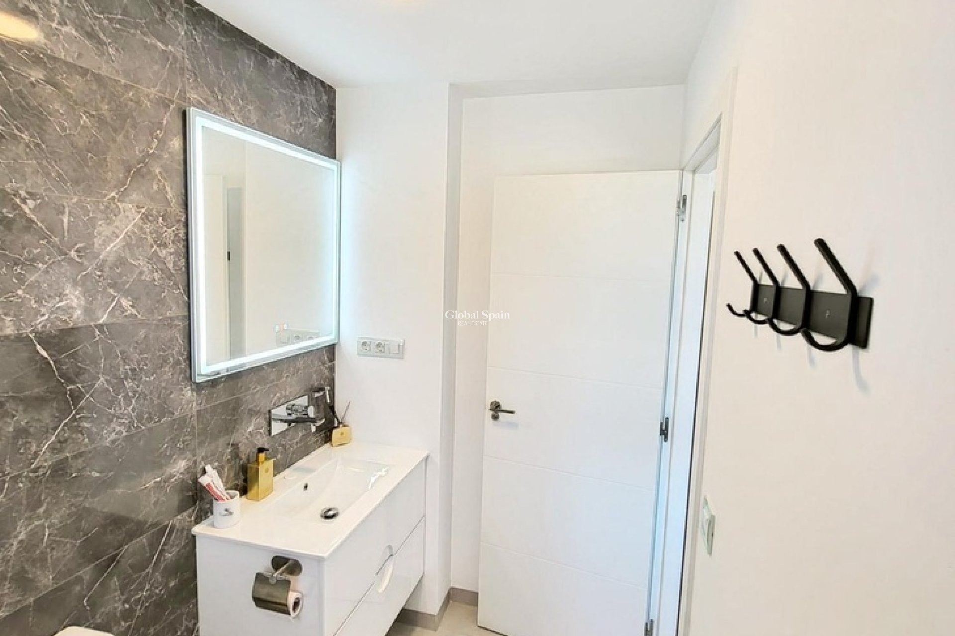 Resale - PENTHOUSE -
SAN MIGUEL DE SALINAS - Costa Blanca