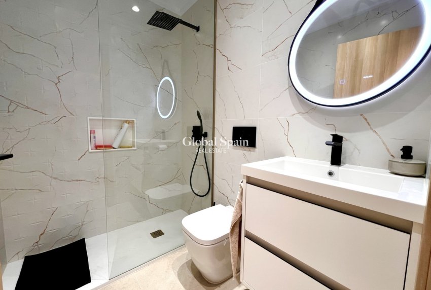 Resale - PENTHOUSE -
TORRE DE LA HORADADA - Costa Blanca