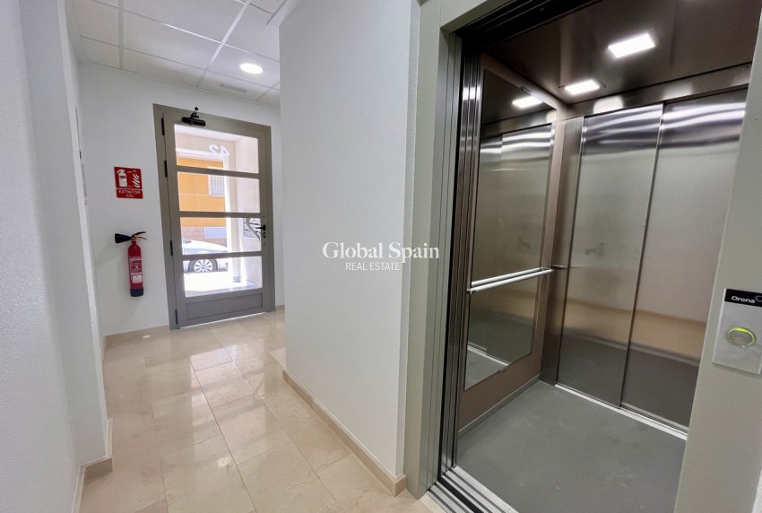 Resale - PENTHOUSE -
TORRE DE LA HORADADA - Costa Blanca