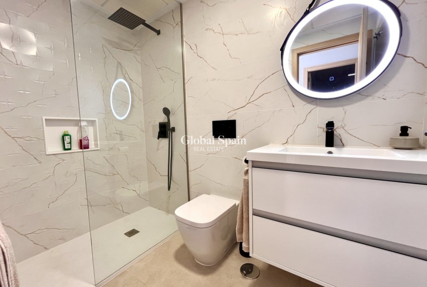 Resale - PENTHOUSE -
TORRE DE LA HORADADA - Costa Blanca