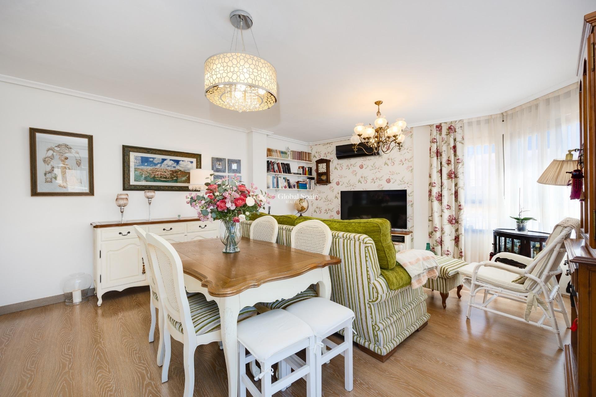 Resale - PENTHOUSE -
TORREVIEJA - Center