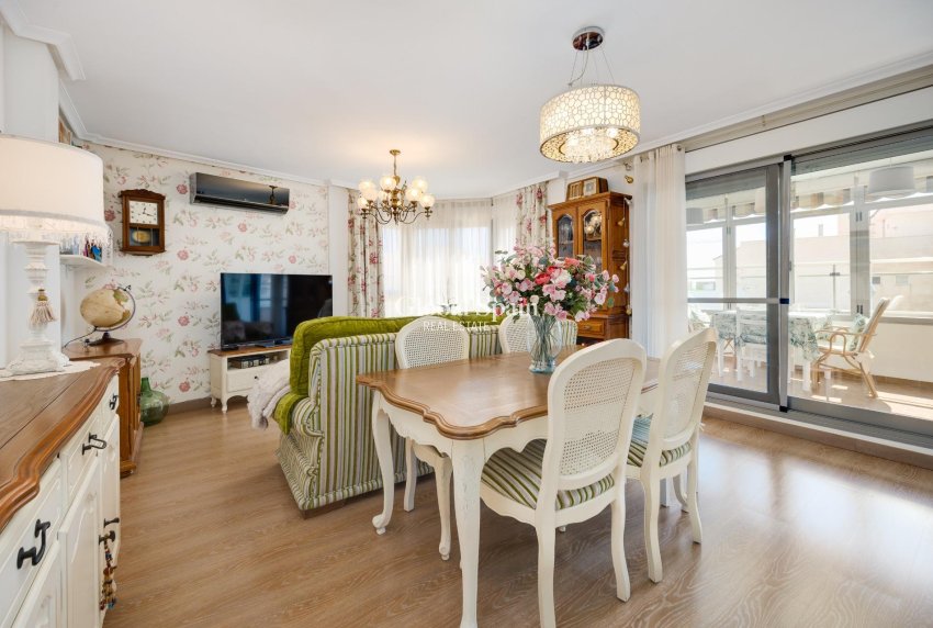 Resale - PENTHOUSE -
TORREVIEJA - Center