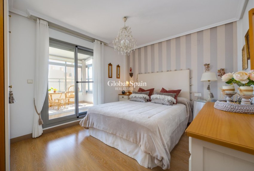 Resale - PENTHOUSE -
TORREVIEJA - Center