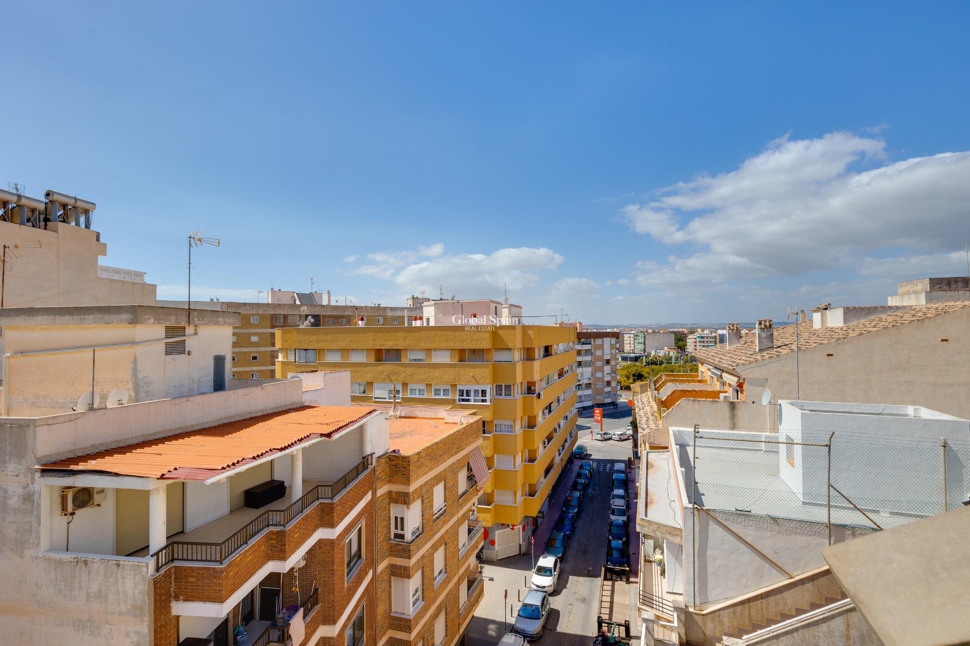 Resale - PENTHOUSE -
TORREVIEJA - Center