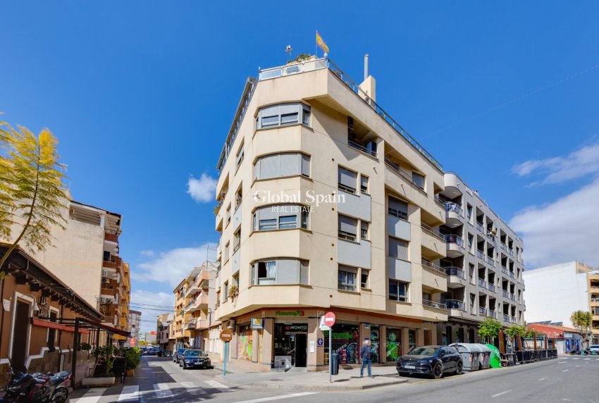 Resale - PENTHOUSE -
TORREVIEJA - Center