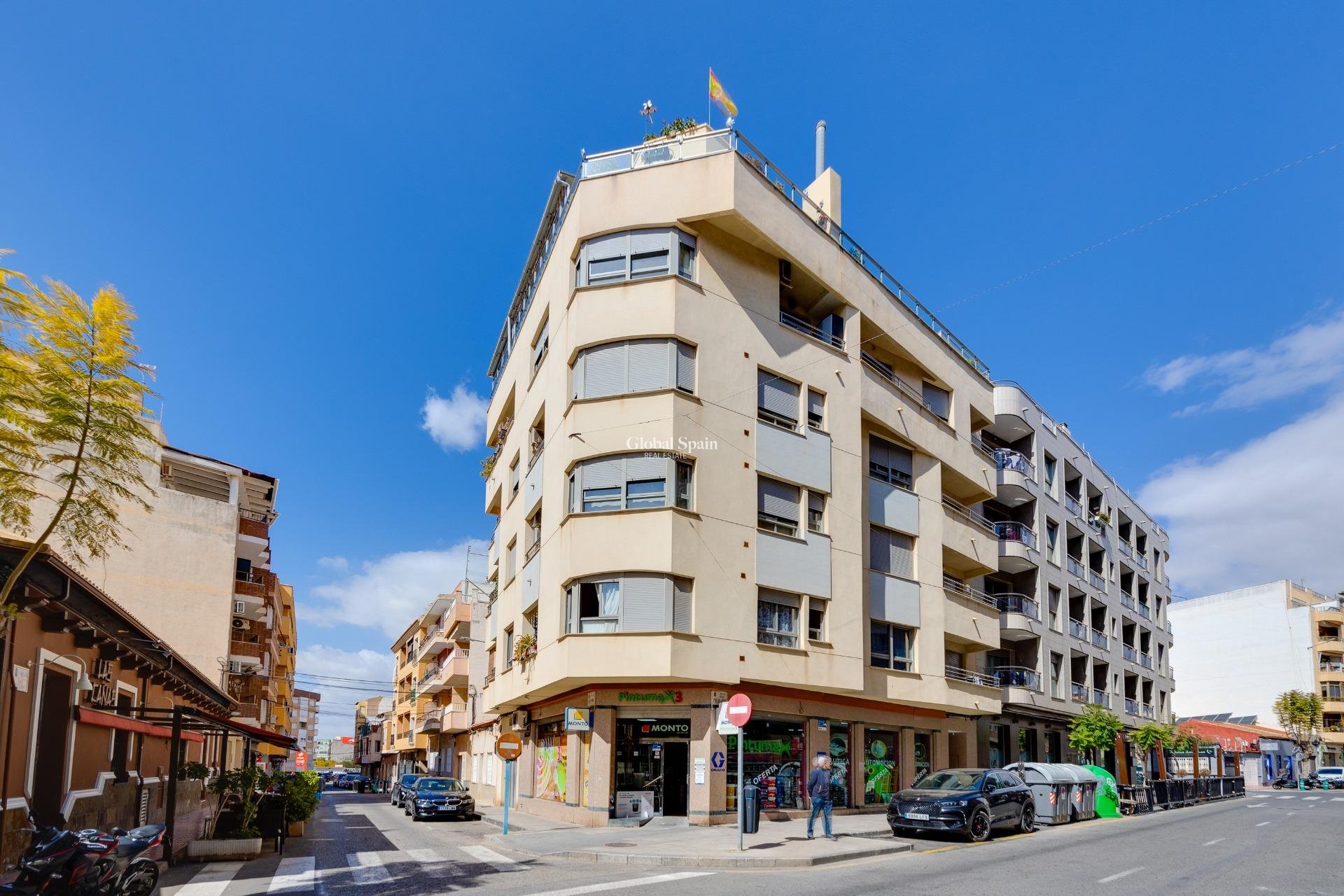 Resale - PENTHOUSE -
TORREVIEJA - Center