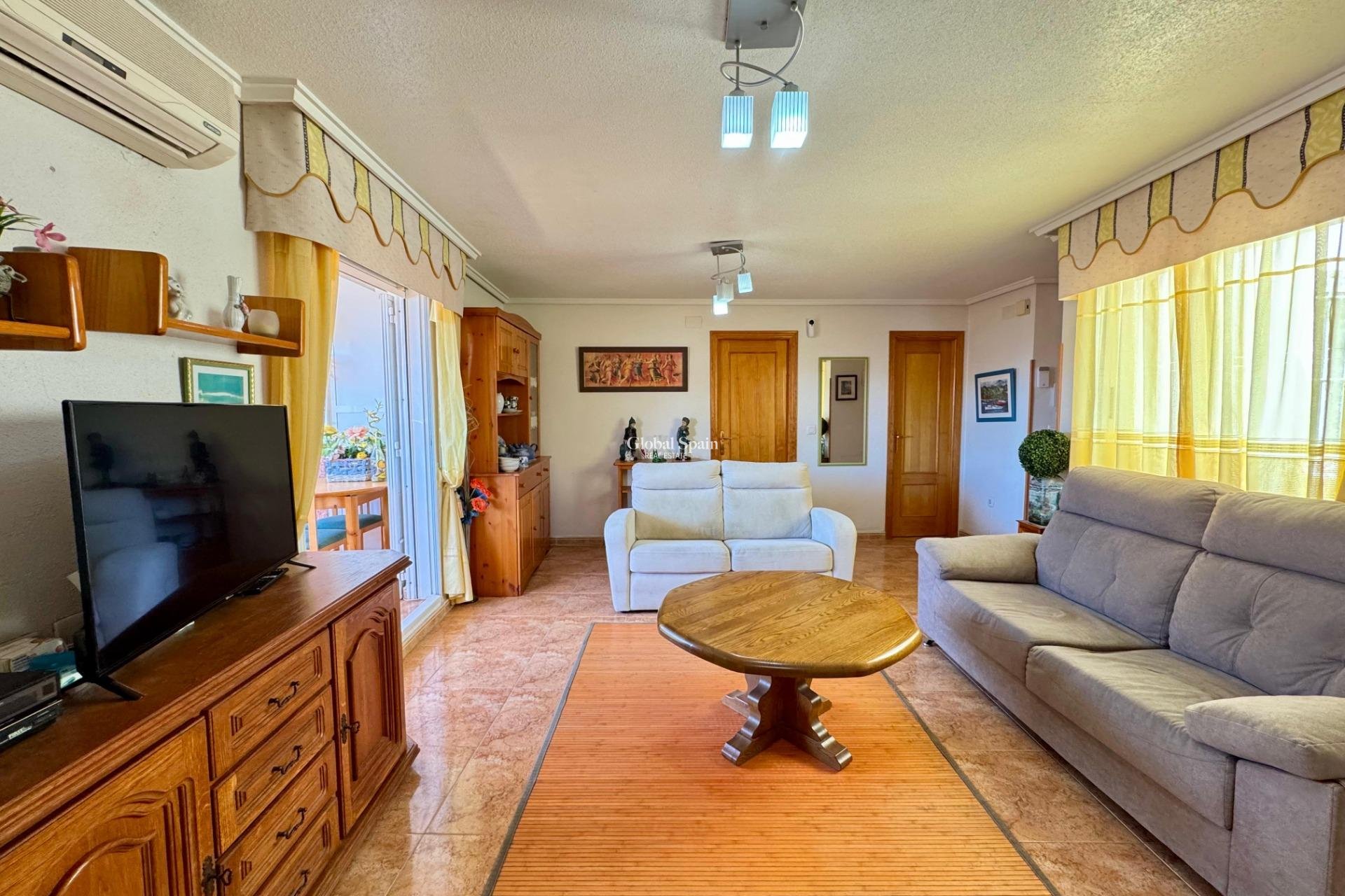 Resale - Penthouse -
TORREVIEJA - Centro