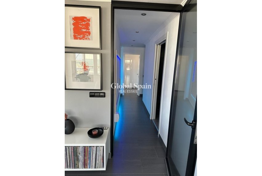 Resale - PENTHOUSE -
TORREVIEJA - El Acequión - Los Náufragos