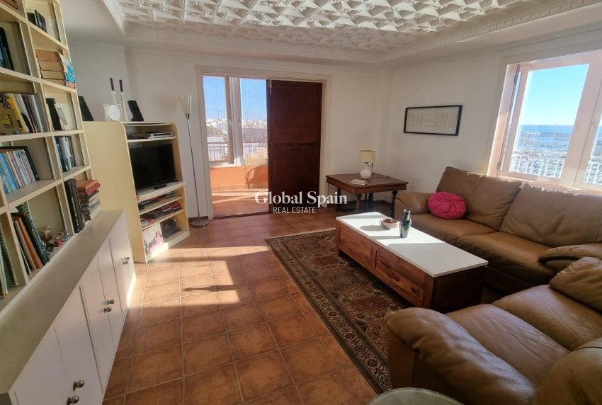 Resale - PENTHOUSE -
TORREVIEJA - El Acequión - Los Náufragos