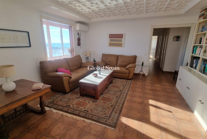Resale - PENTHOUSE -
TORREVIEJA - El Acequión - Los Náufragos