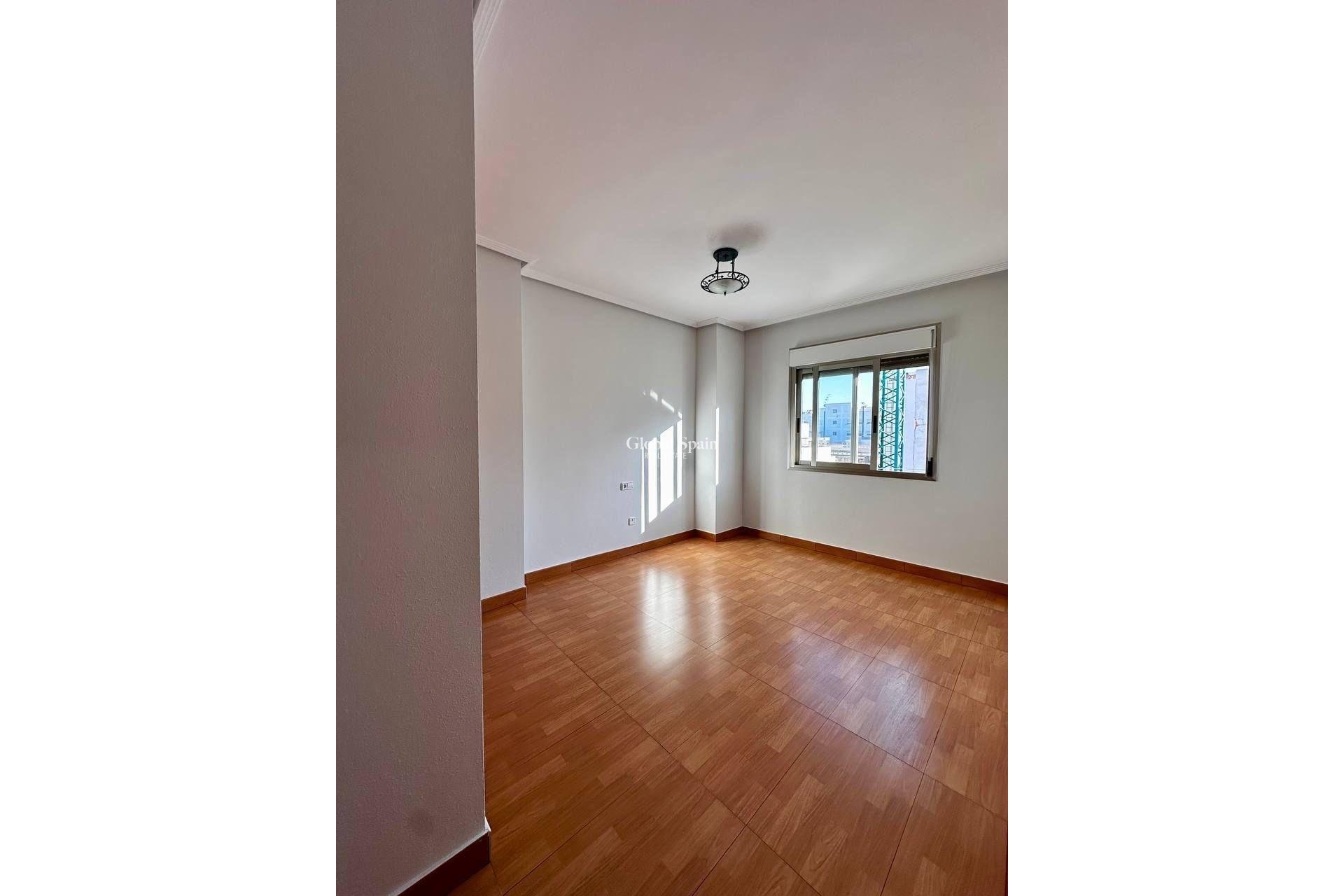 Resale - Penthouse -
TORREVIEJA - Estacion de autobuses