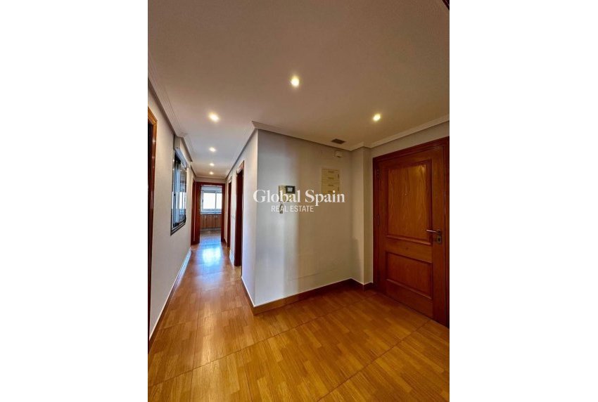 Resale - Penthouse -
TORREVIEJA - Estacion de autobuses