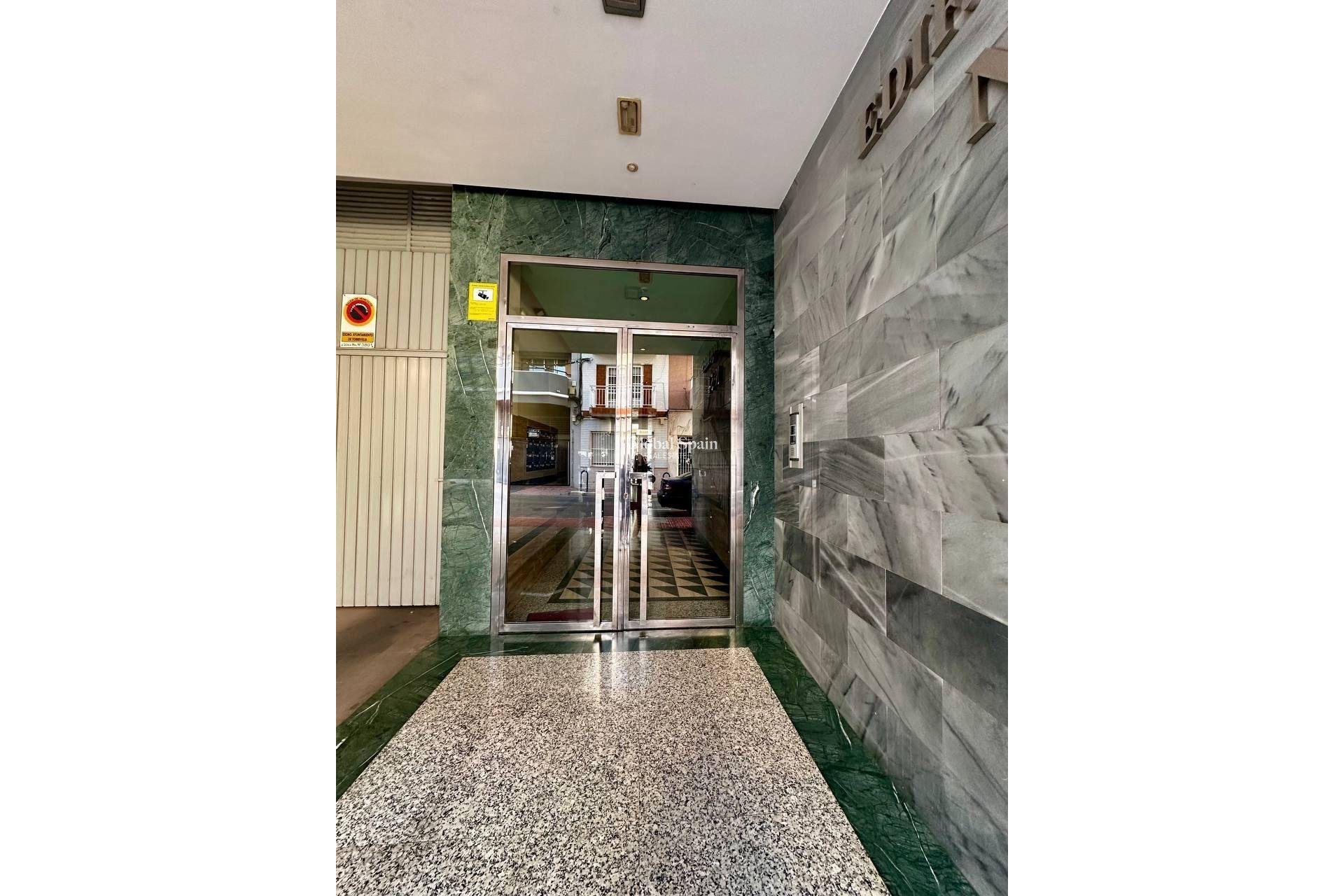 Resale - Penthouse -
TORREVIEJA - Estacion de autobuses