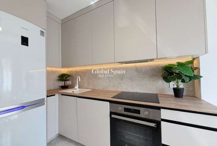 Resale - PENTHOUSE -
TORREVIEJA - Estacion de autobuses