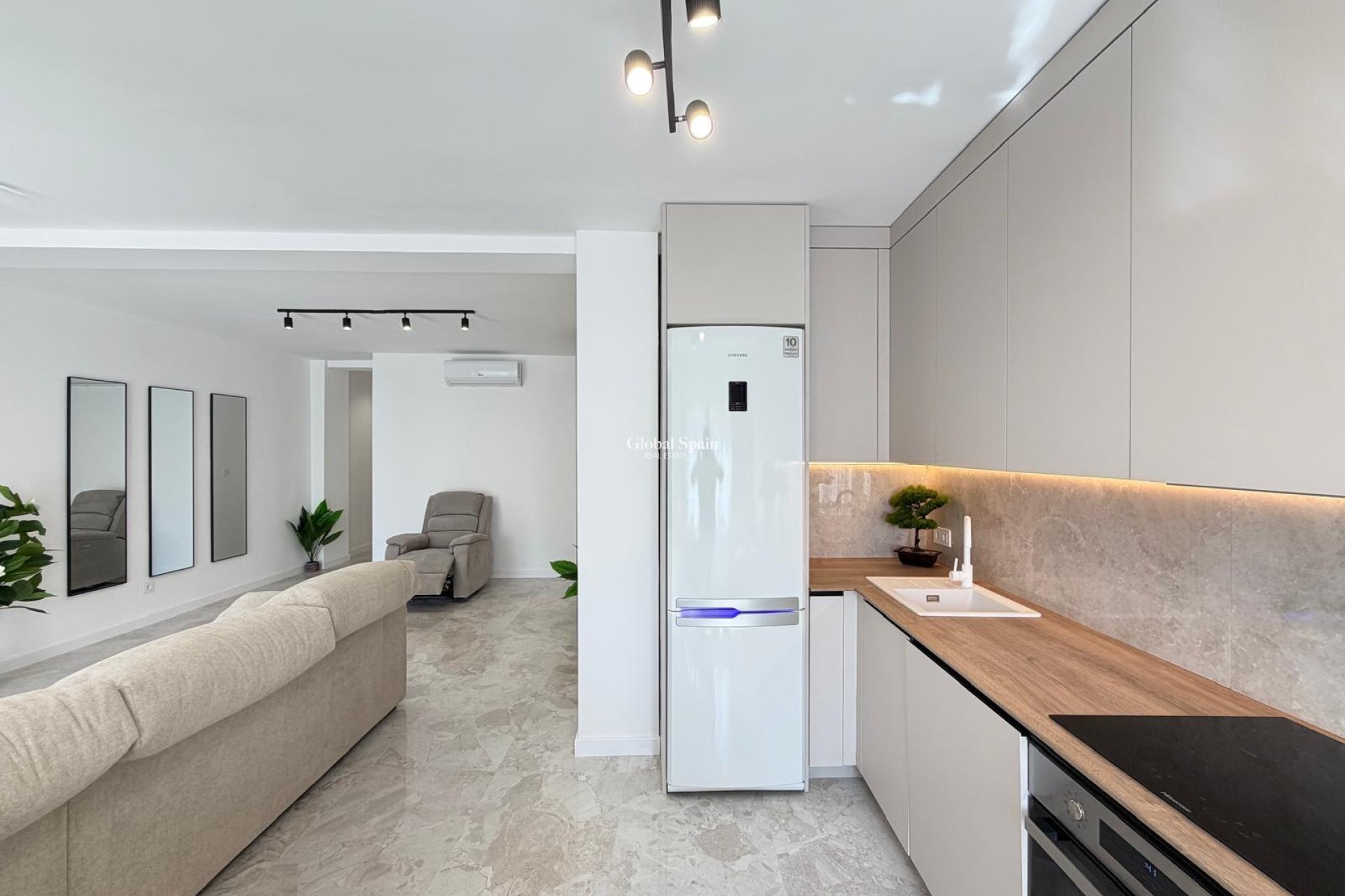 Resale - PENTHOUSE -
TORREVIEJA - Estacion de autobuses