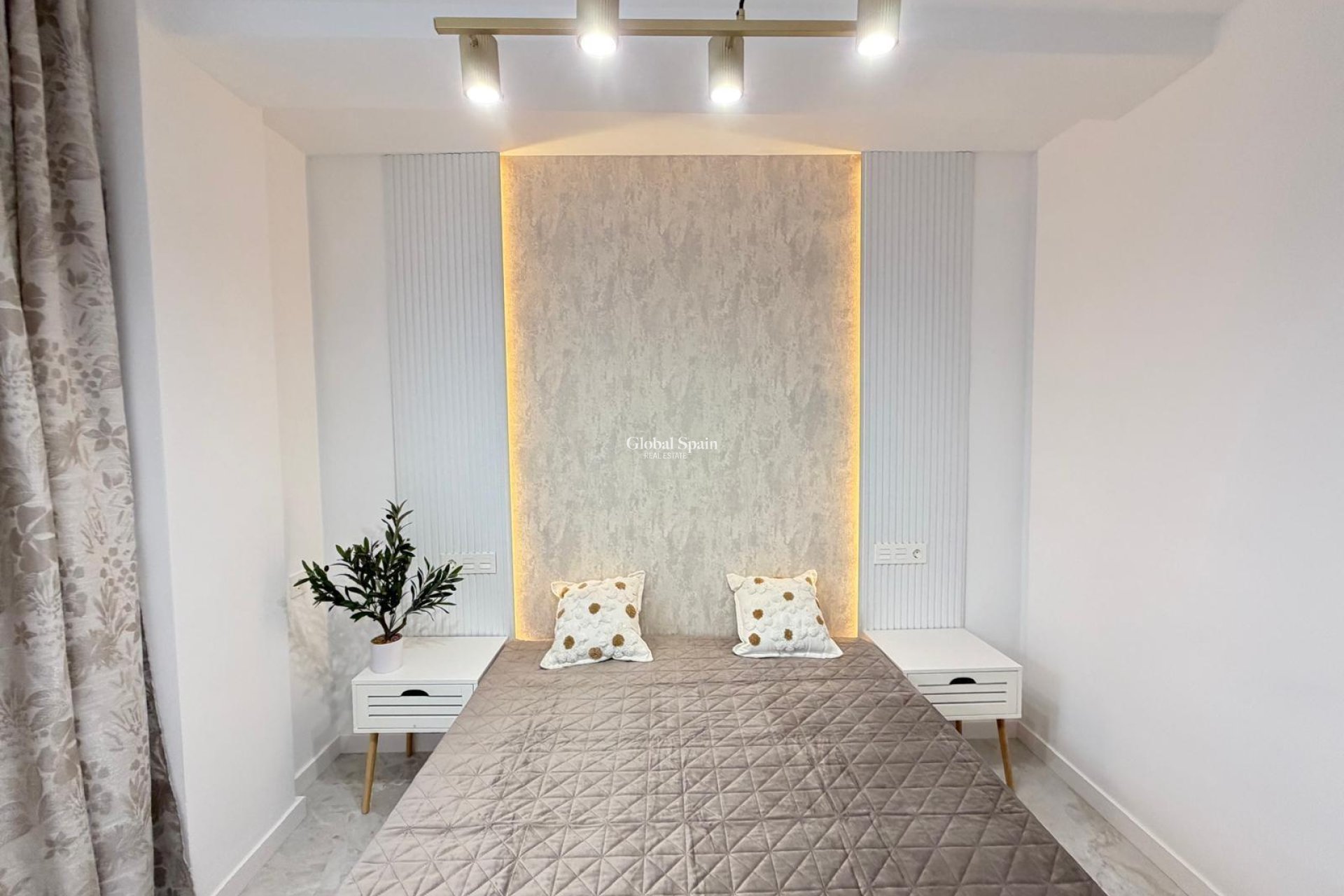 Resale - PENTHOUSE -
TORREVIEJA - Estacion de autobuses