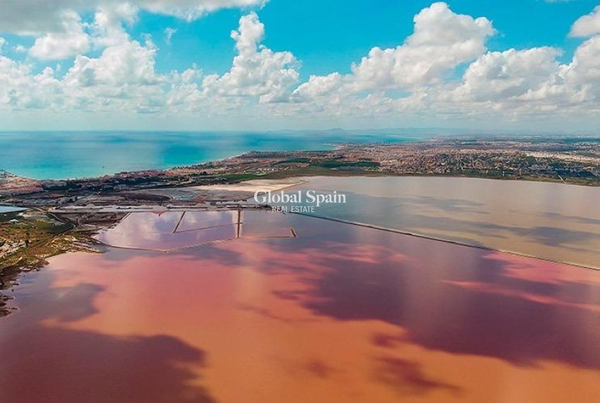 Resale - PENTHOUSE -
TORREVIEJA - La Mata pueblo