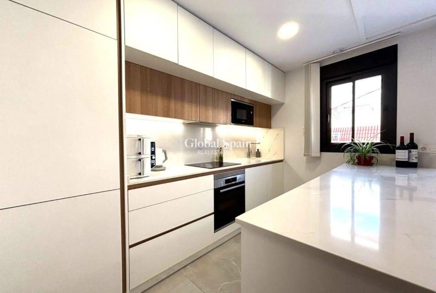 Resale - PENTHOUSE -
TORREVIEJA - Las Piscinas Naturales